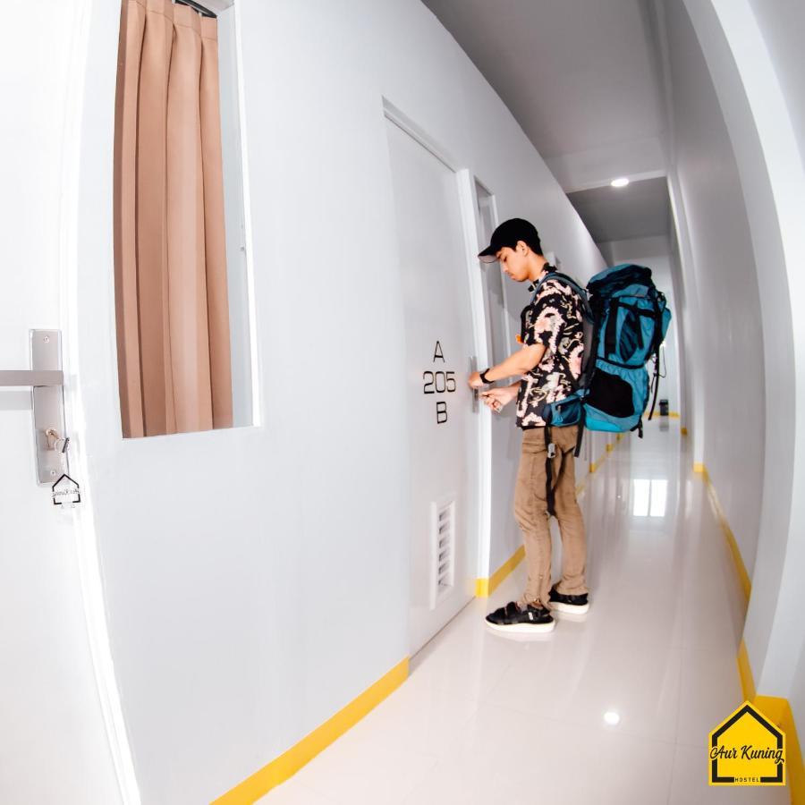 Aur Kuning Hostel Bukittinggi Exterior foto